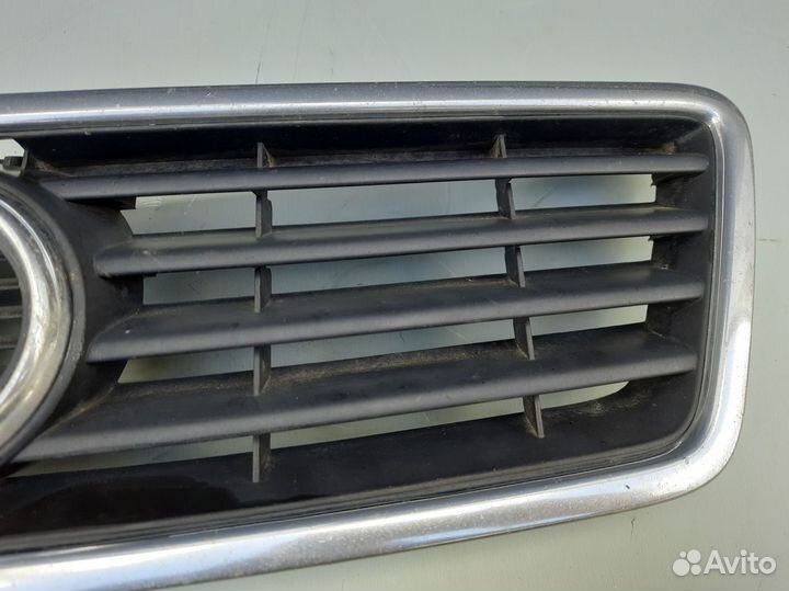 Решетка радиатора Audi A6 C5