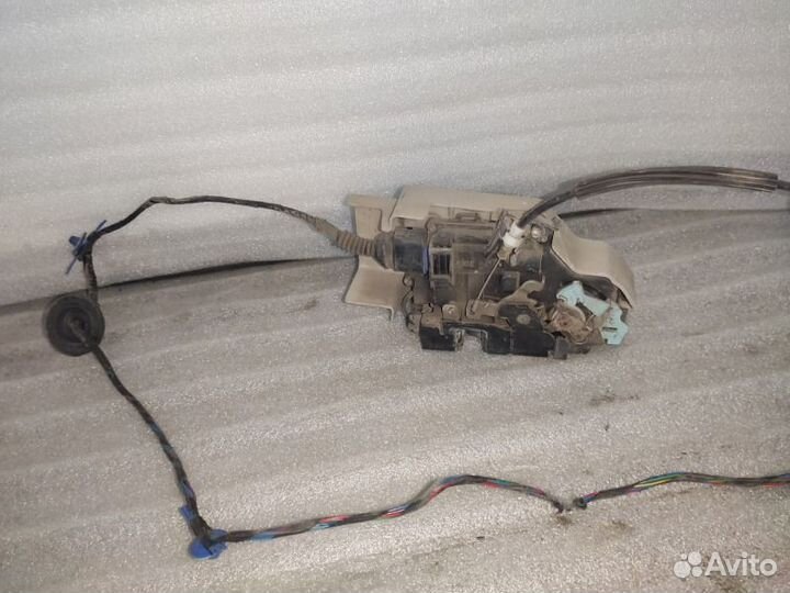 Замок двери передний правый Porsche Cayenne S 955