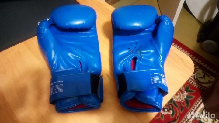 Борцовки и перчатки