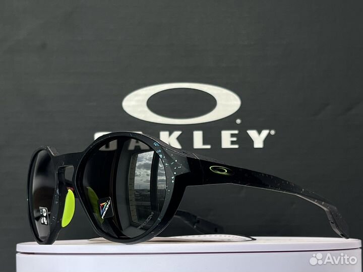 Солнцезащитные очки Oakley Clifden