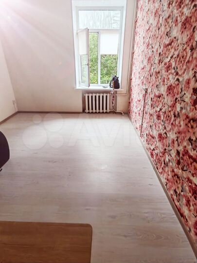 Комната 19 м² в 8-к., 2/5 эт.