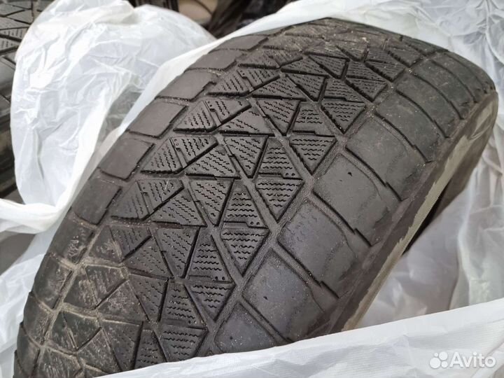 Bridgestone Blizzak DM-V2 245/55 R19
