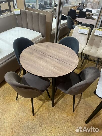 Кухонный стол