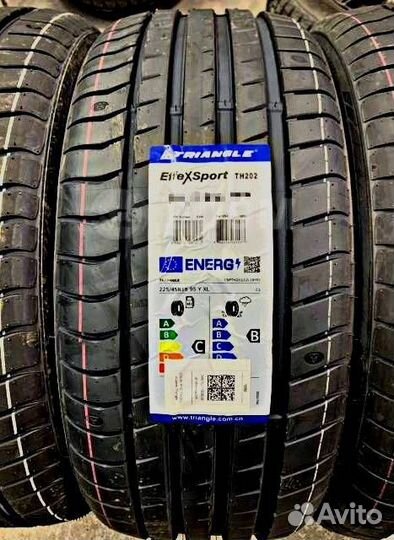 Triangle EffeXSport TH202 265/35 R18 и 245/40 R18 97Y