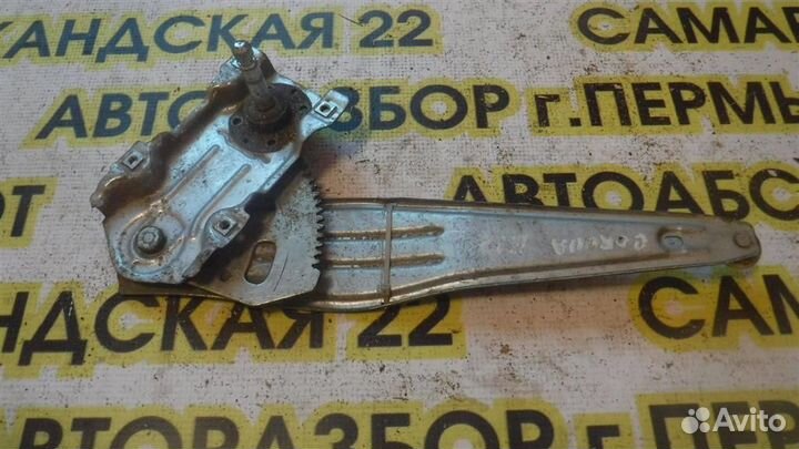 Стеклоподъемник механ. задний правый Toyota Corol