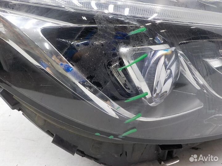 Фара правая Mercedes-Benz C-Class