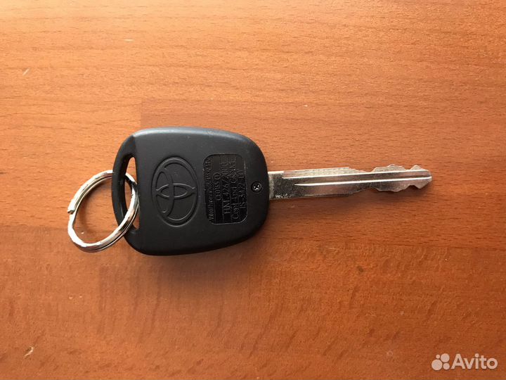 Оригинальный ключ Тойота