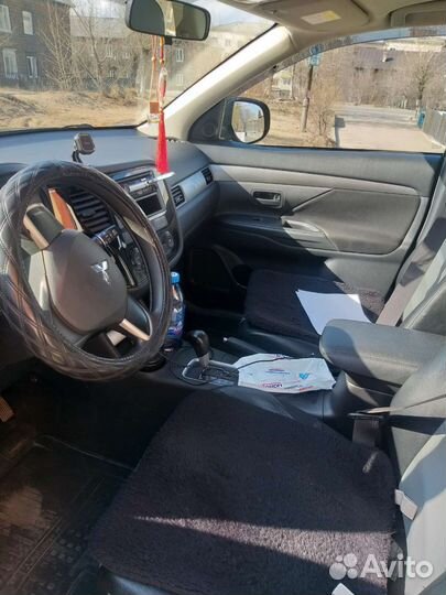 Mitsubishi Outlander 2.0 CVT, 2015, 85 000 км