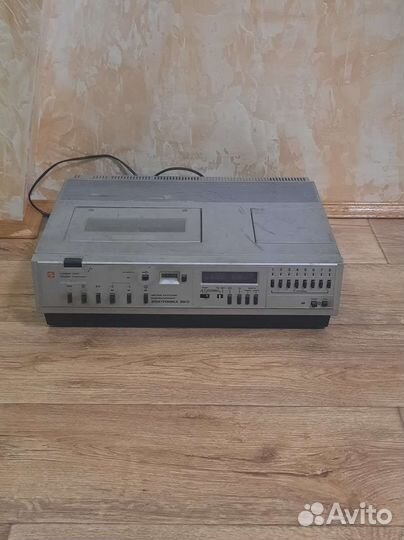 Видеомагнитофон вм12