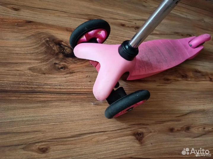 Самокат детский трехколесный. Розовый