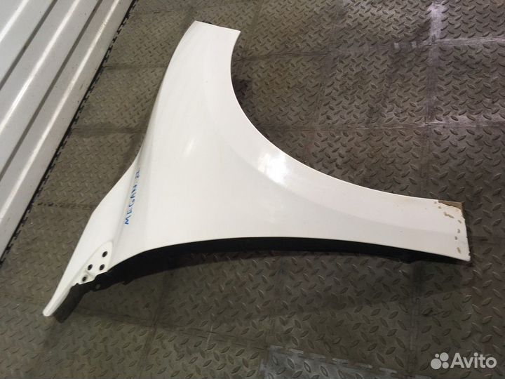 Крыло переднее правое (Renault Megane)