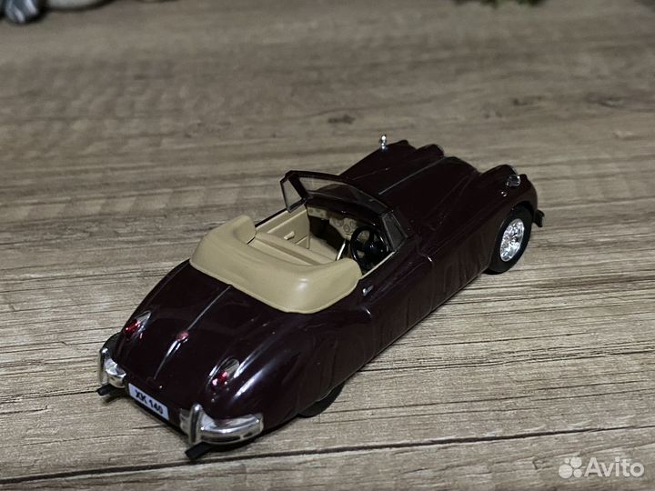 Модель автомобиля Jaguar XK140