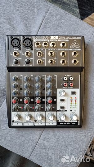 Микшер Behringer xenyx 802