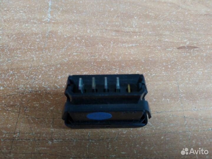 Кнопка блокировки стеклоподъемника Iran Khodro