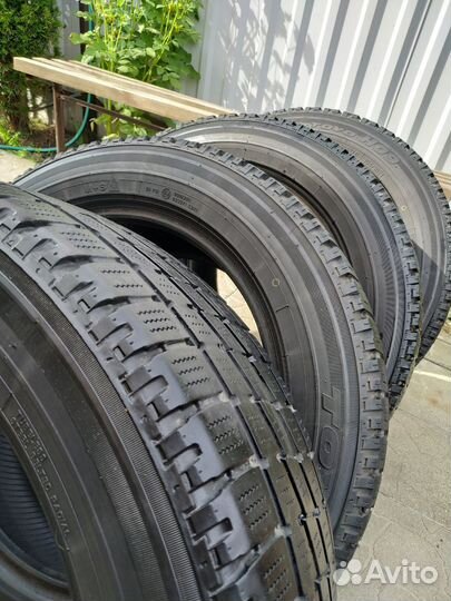Toyo H09 215/60 R17 104C
