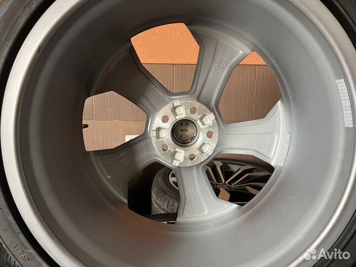 Летний комплект Audi Q7 SQ7 R22 оригинал лето