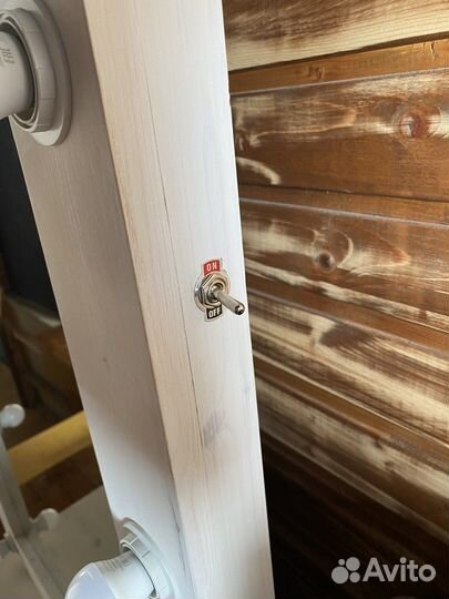 Гримерное зеркало с лампочками