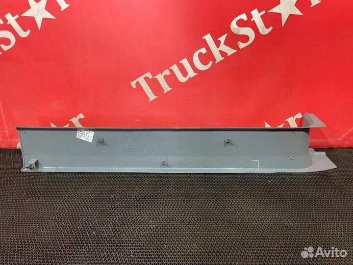 Накладка салона правая Renault T