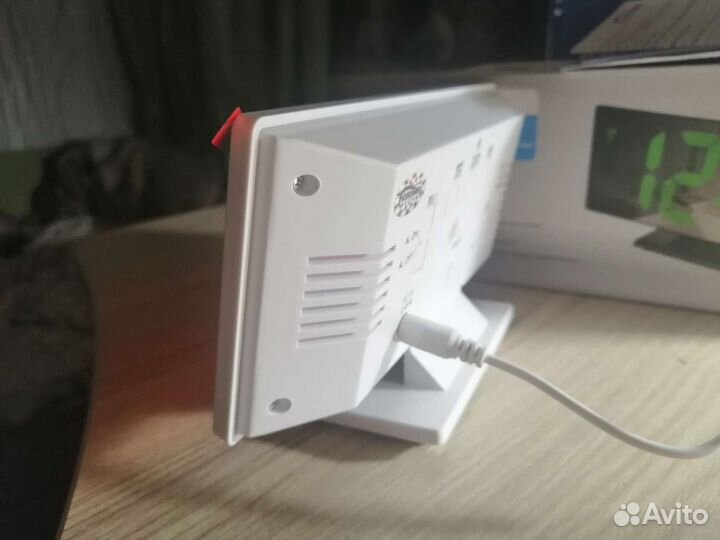 Часы-будильник электронные