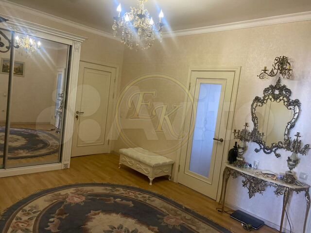 3-к. квартира, 120 м², 8/10 эт.