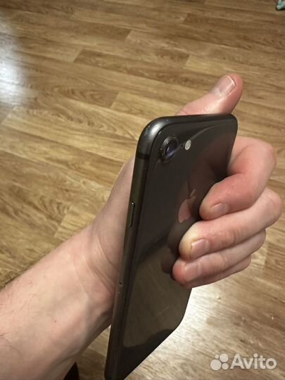 iPhone 8, 64 ГБ