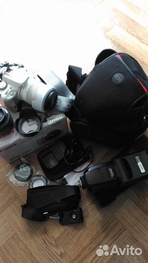 Фотоаппарат Canon EOS 100D белый