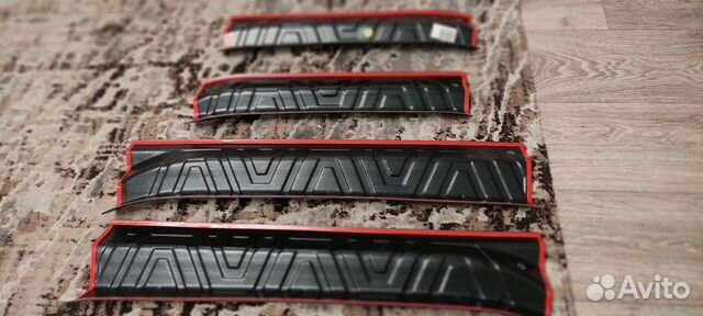 Накладки порогов поло седан