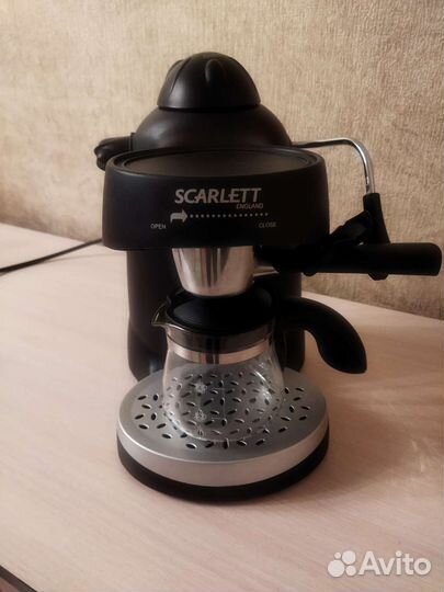 Кофеварка рожковая Scarlett SC-037