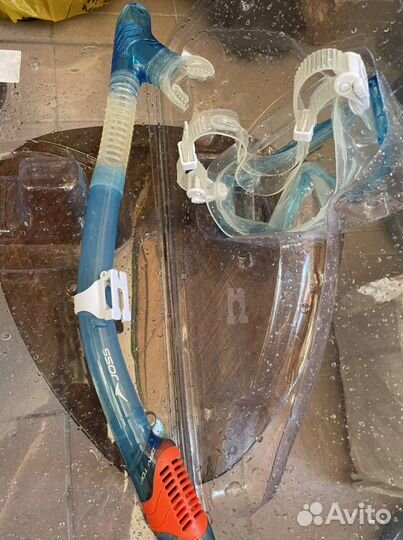 Маска с трубкой для подводного плавания