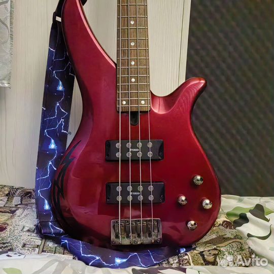 Бас гитара Yamaha RBX-374 4 струны активная