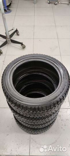 Dunlop SP Winter Ice 01 215/50 R17 95T