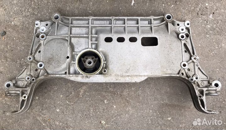 Подрамник vw Tiguan passat b7