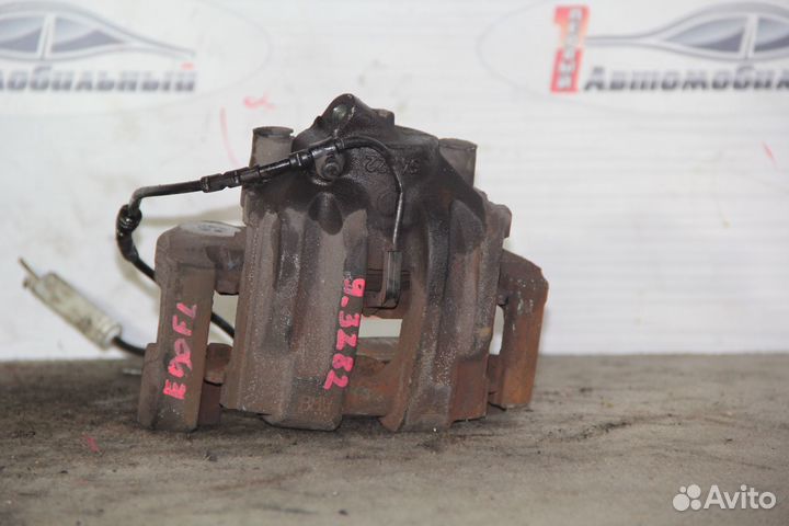 Суппорт перед лево c BMW 3-Series E90 N46B20