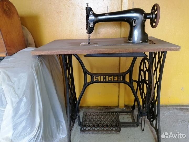 Швейная машинка singer