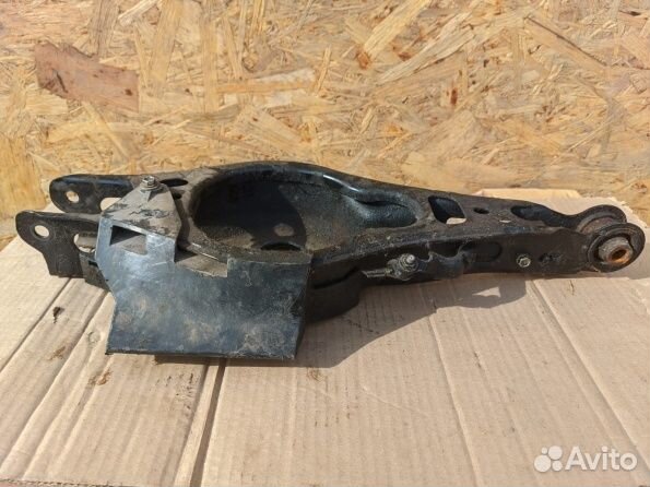 Рычаг под пружину задний Toyota RAV-4 50