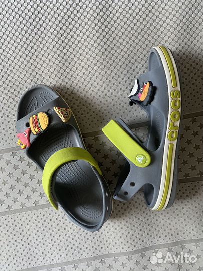 Сандалии crocs j2