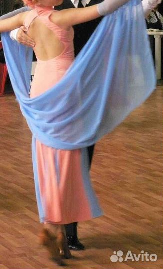 Продаю комплект бальных платьев для Юниоров-1