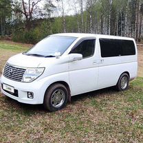 Nissan Elgrand 2.5 AT, 2009, 125 000 км, с пробегом, цена 2 700 000 руб.