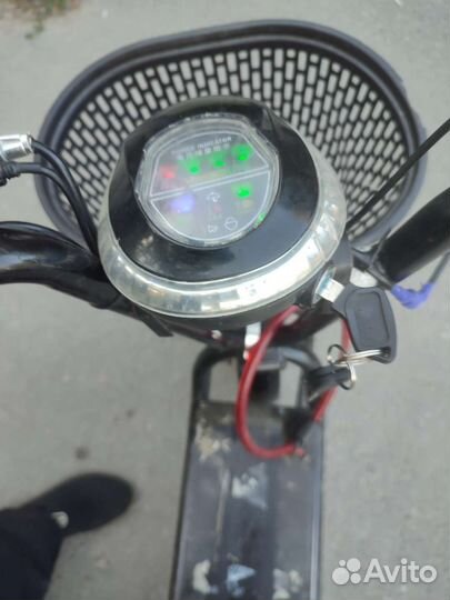 Электросамокат с сиденьем