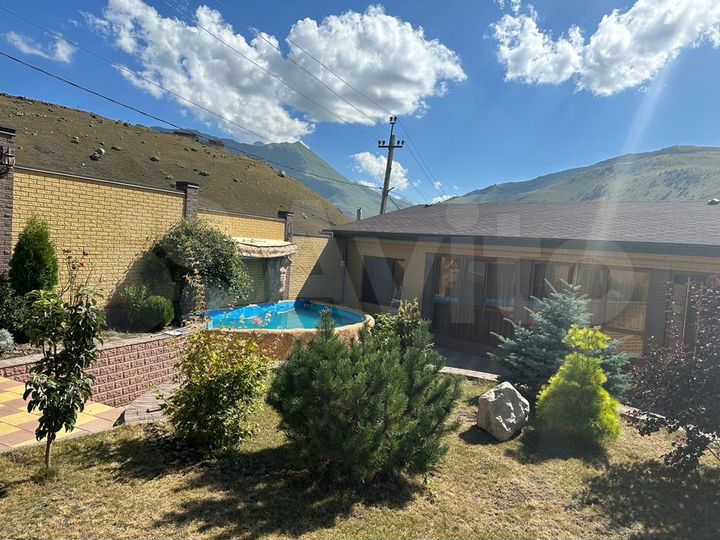 Коттедж 250 м² на участке 11 сот.