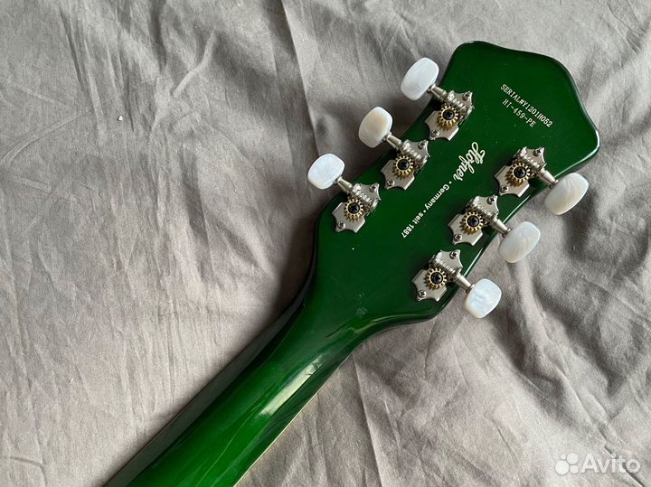 Электрогитара Hofner violin guitar