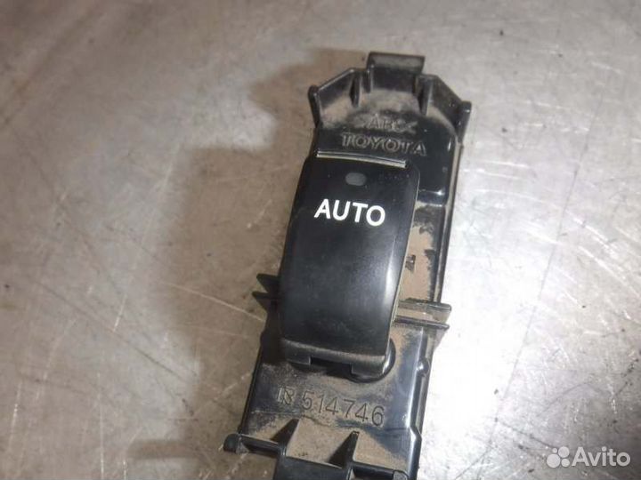 Кнопка стеклоподъемника задняя правая Toyota Lc