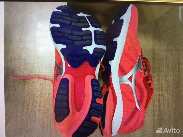 Оригинальные кроссовки Mizuno ультима 13