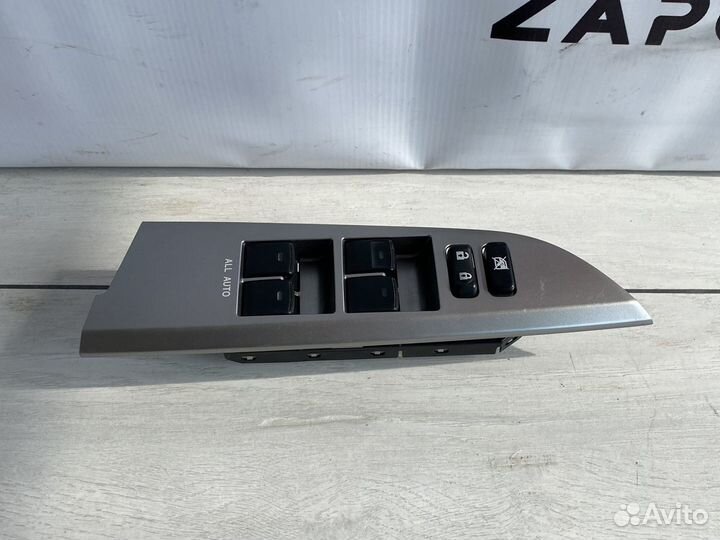 Land Cruiser 200 Блок управления стеклоподъемникам