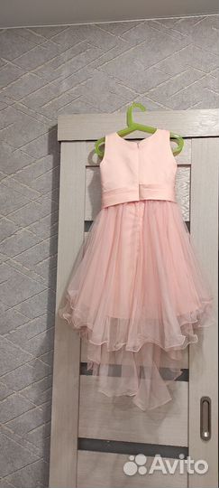 Платья праздничные