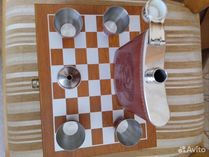 Подарочный набор 'СССР'/Шахматы,фляга, стопки