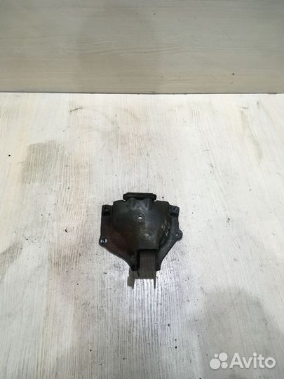 Кронштейн опоры двигателя Ауди а4 Б8 8K0399377AF