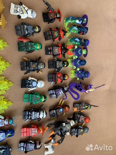 Lego минифигурки одним лотом