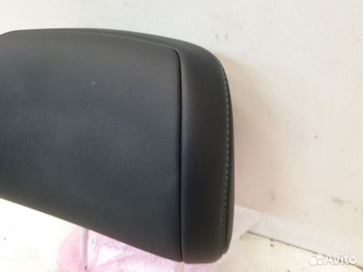 Подголовник передний левый Toyota Land Cruiser 200