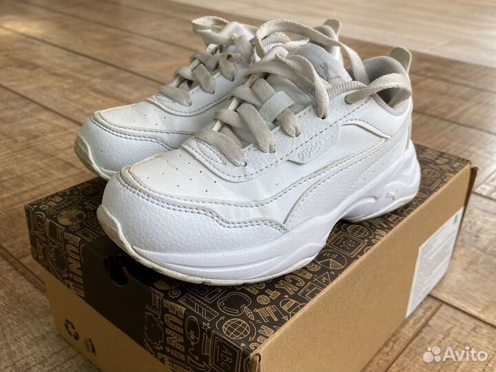 Кроссовки для девочки 28,5